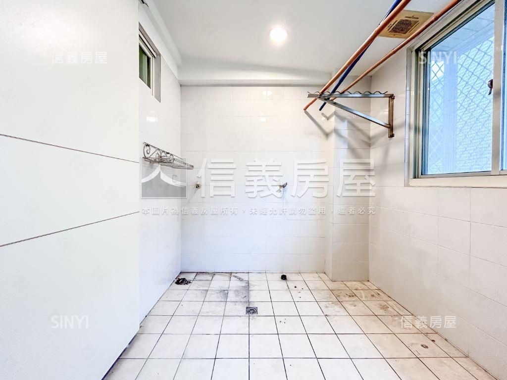 台北小別墅面公園房屋室內格局與周邊環境