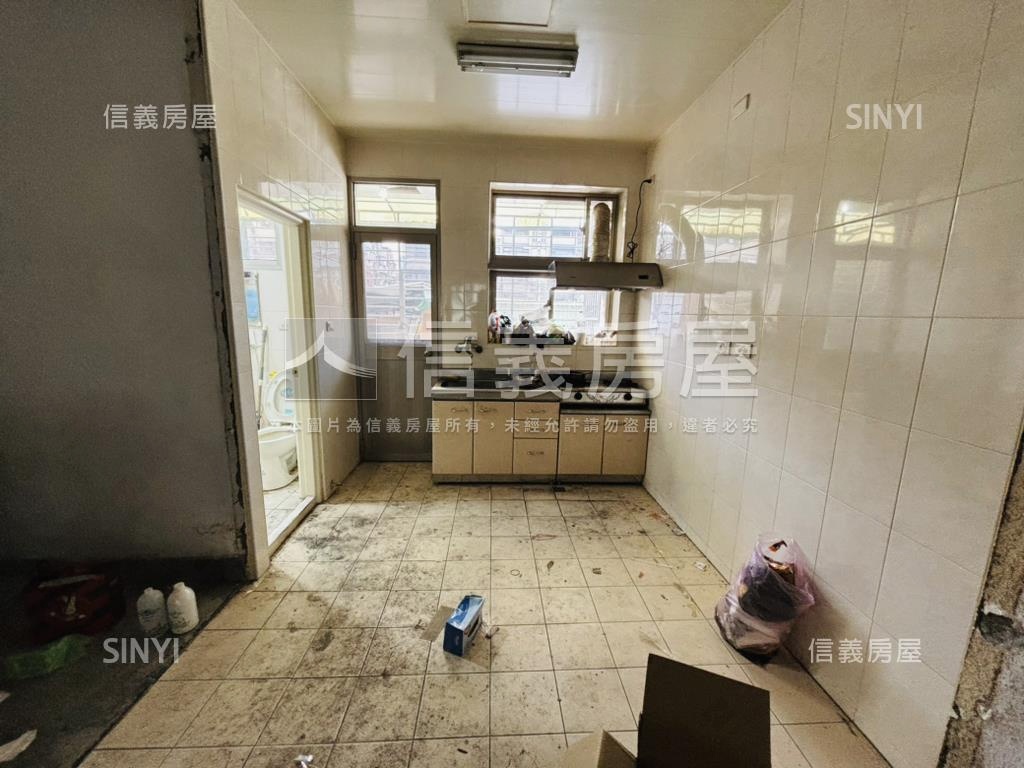 近加蚋站低總公寓２樓房屋室內格局與周邊環境