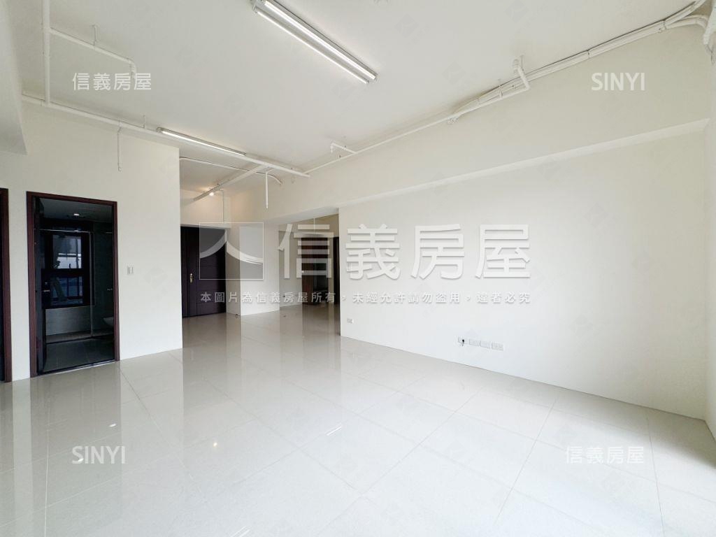 稀有鼎泰然三房雙平車位房屋室內格局與周邊環境