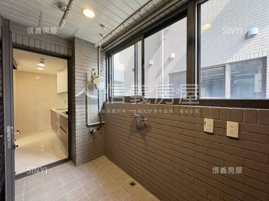 稀有鼎泰然三房雙平車位房屋室內格局與周邊環境