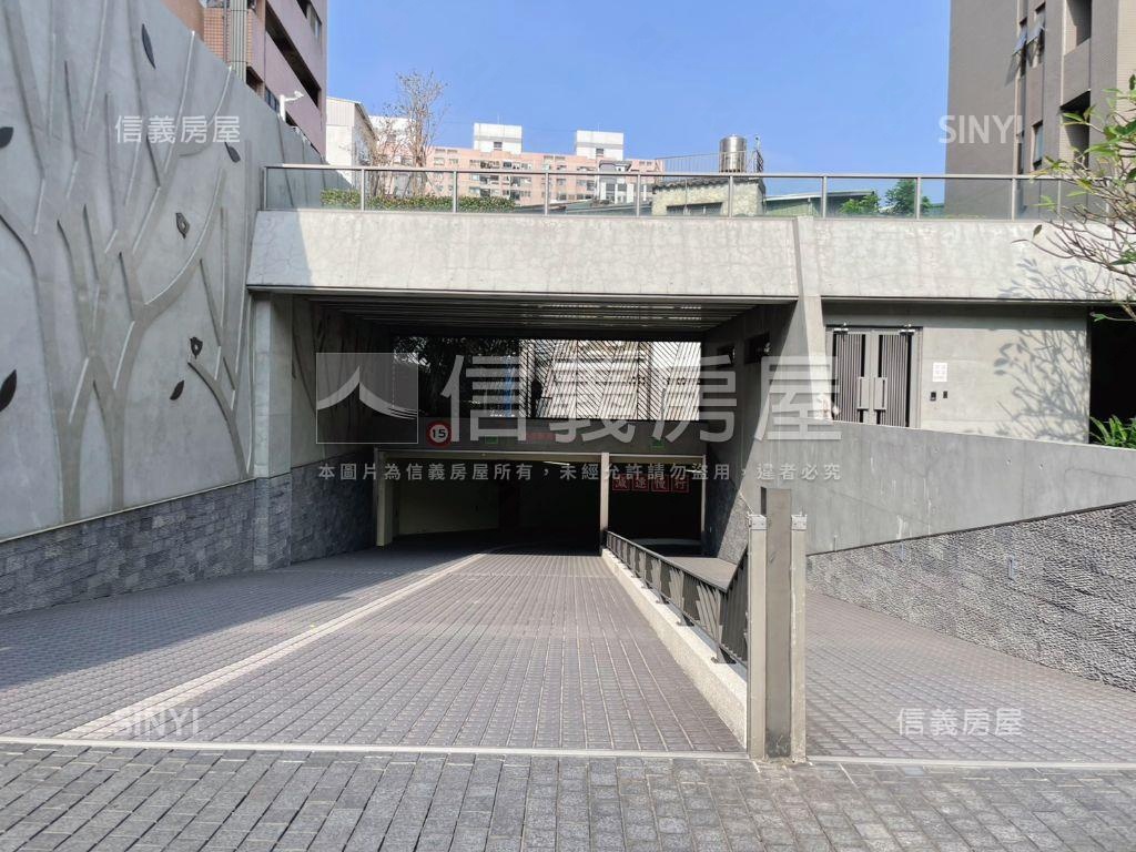 稀有鼎泰然三房雙平車位房屋室內格局與周邊環境