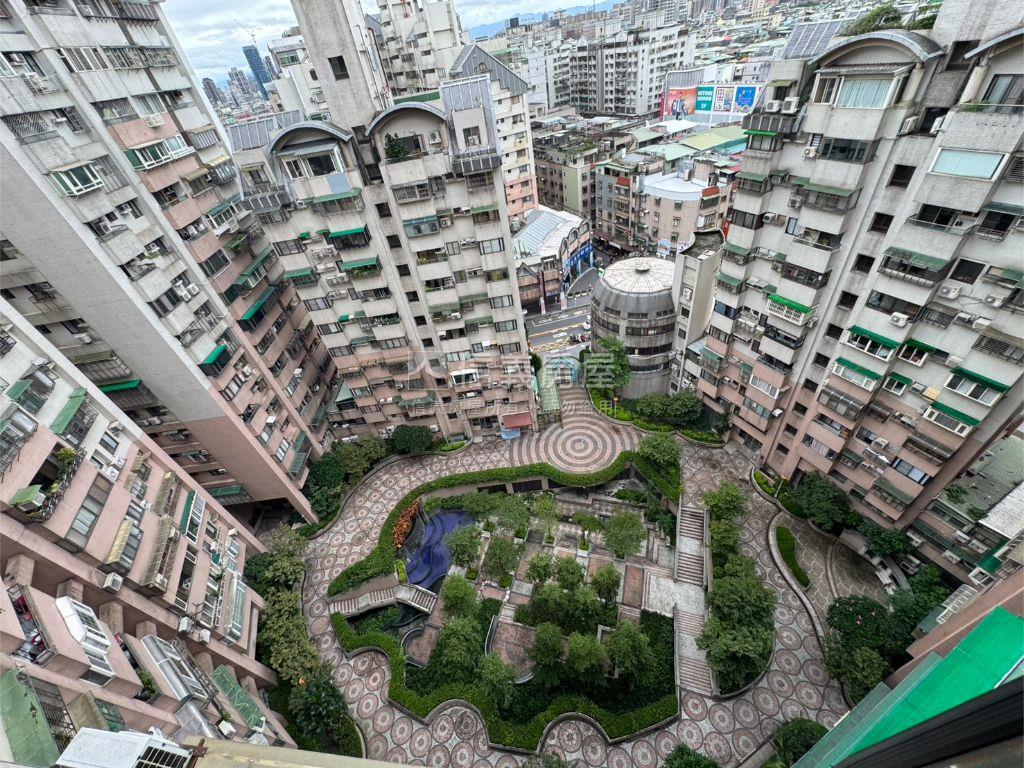 彩虹高樓美景溫馨四房房屋室內格局與周邊環境