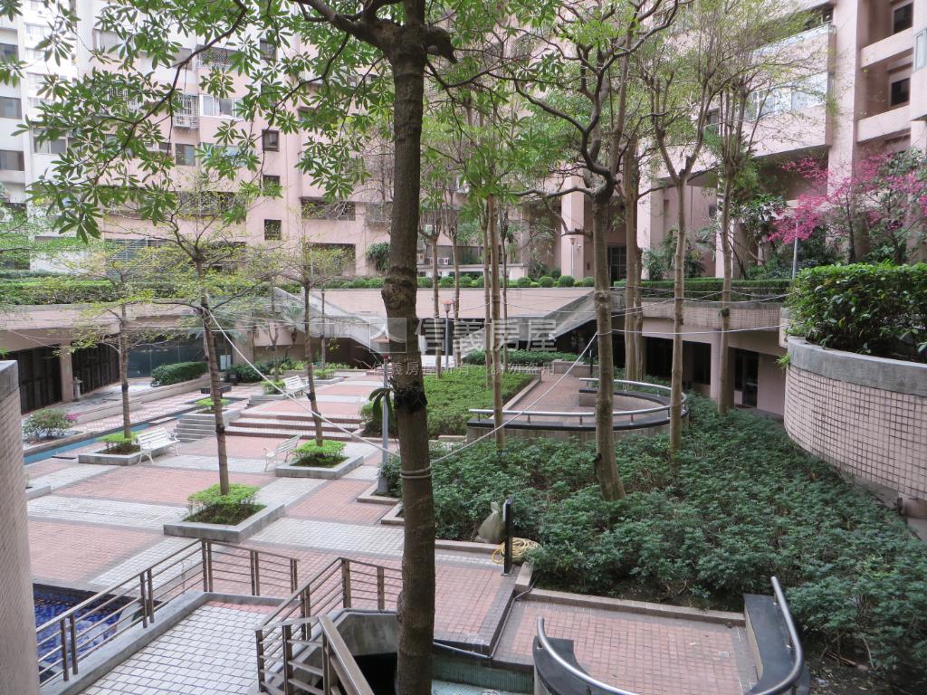 彩虹高樓美景溫馨四房房屋室內格局與周邊環境