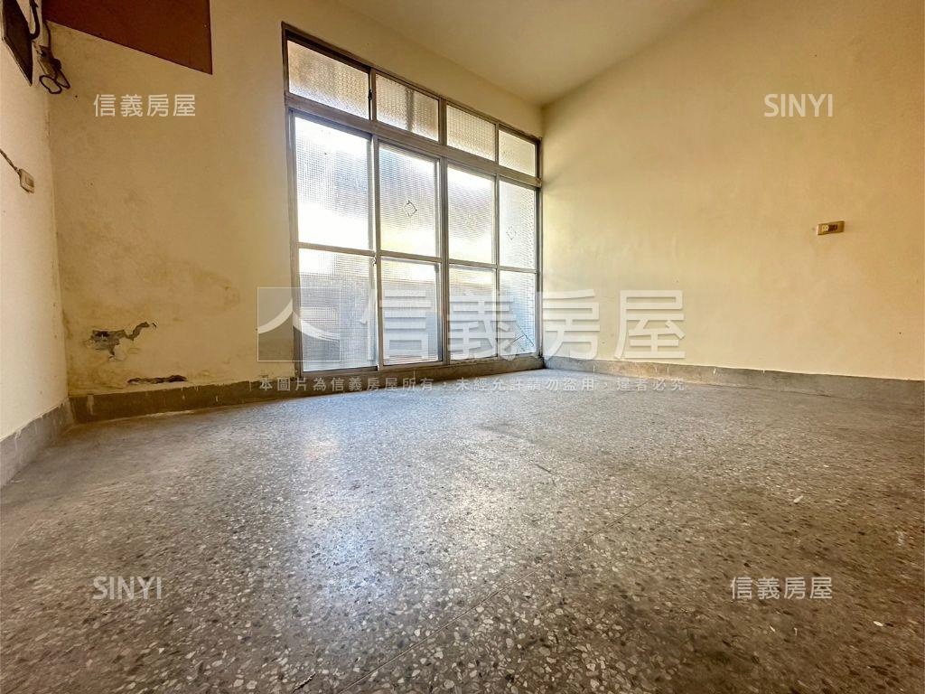 地坪約３３．８坪臨路透天房屋室內格局與周邊環境