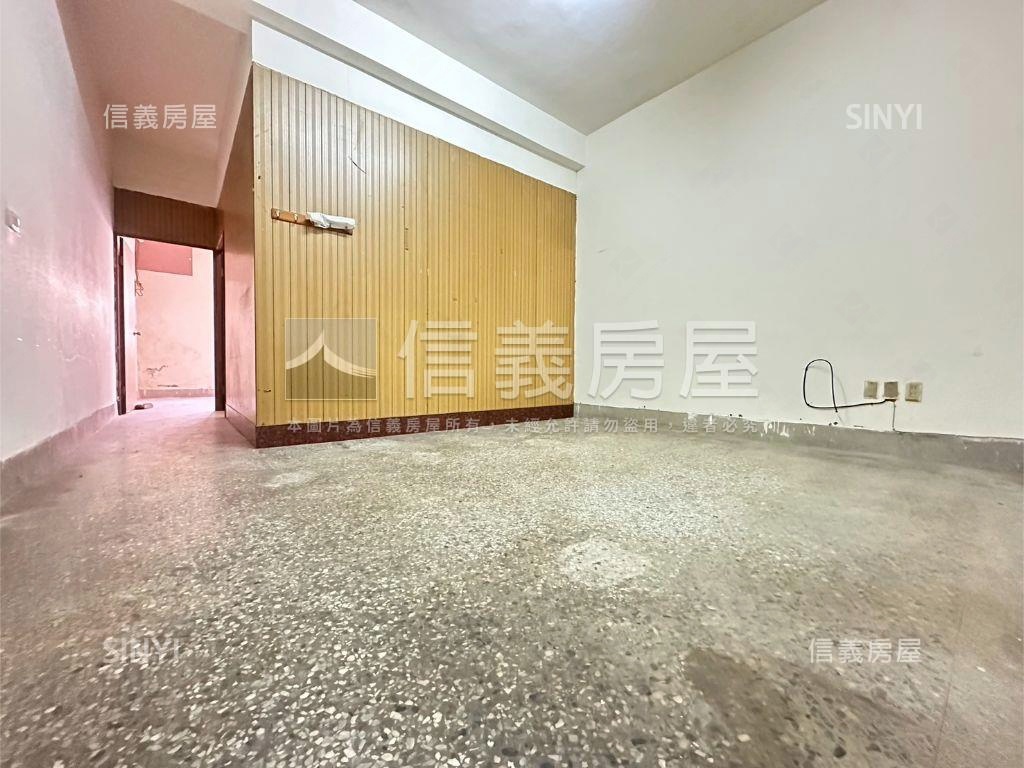 地坪約３３．８坪臨路透天房屋室內格局與周邊環境