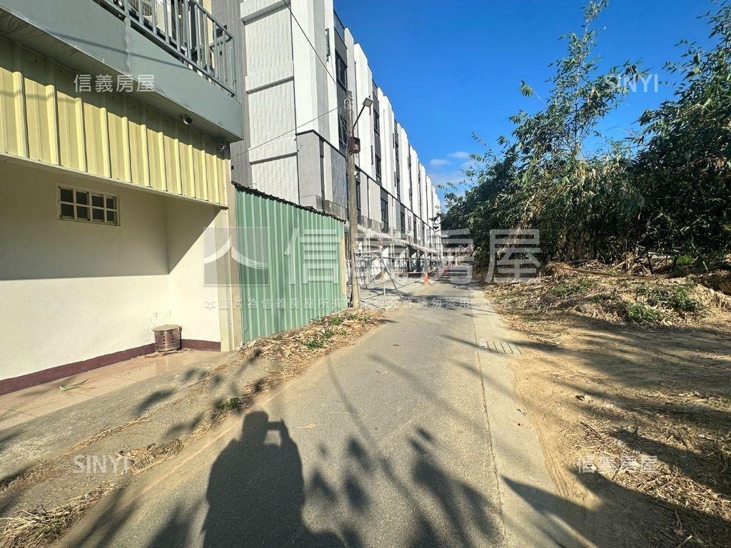 地坪約３３．８坪臨路透天房屋室內格局與周邊環境