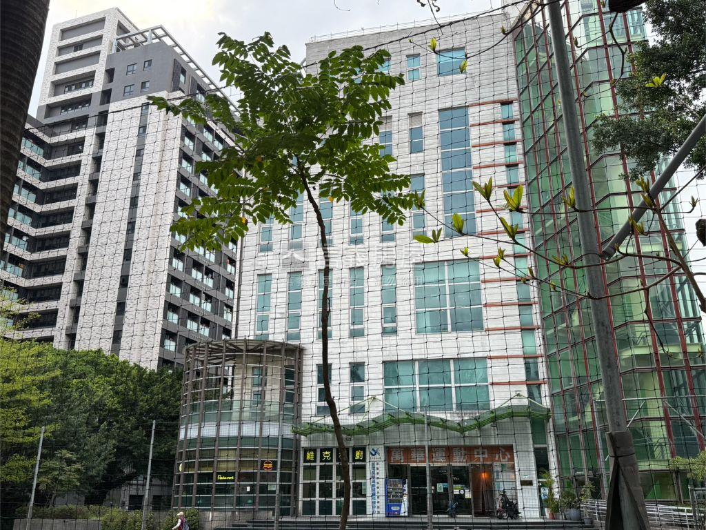 北市小時代精美店面房屋室內格局與周邊環境