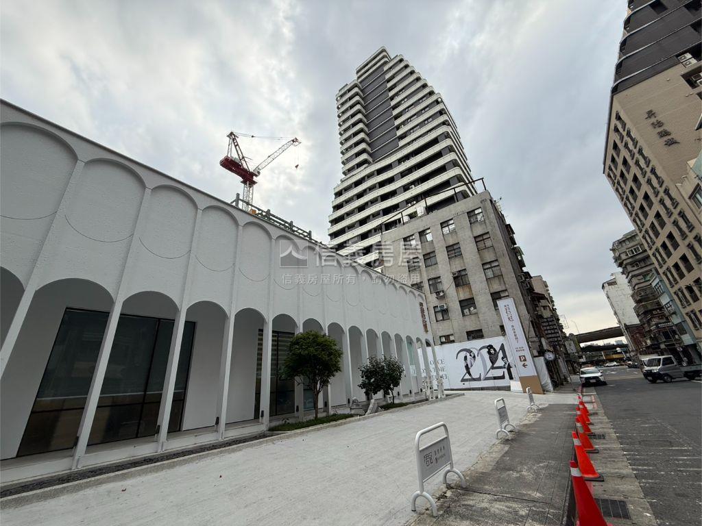 北市小時代精美店面房屋室內格局與周邊環境