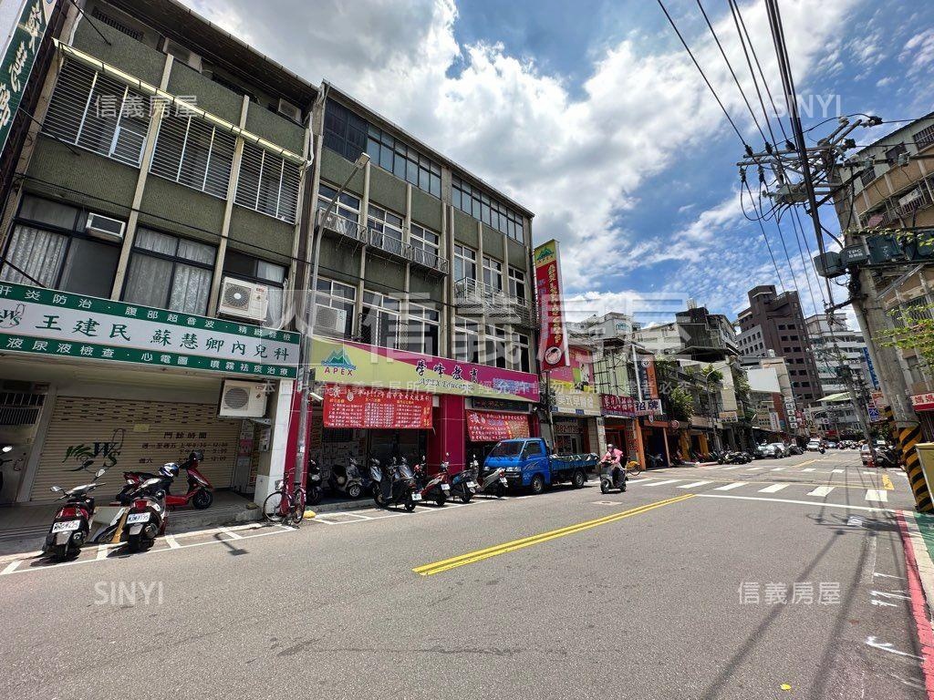 知名企業連鎖黃金店面房屋室內格局與周邊環境