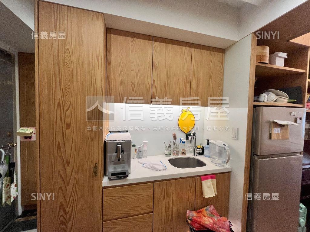 獨賣站前鋼骨高樓美景房屋室內格局與周邊環境