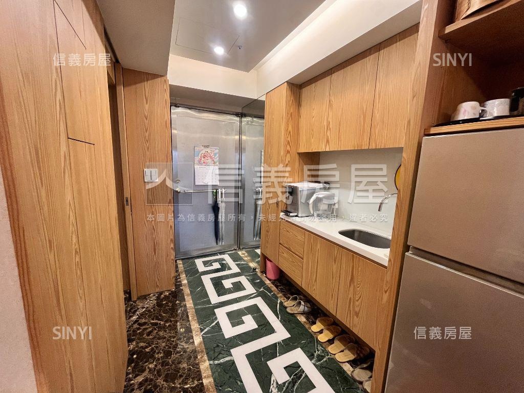 專任站前鋼骨高樓美景房屋室內格局與周邊環境