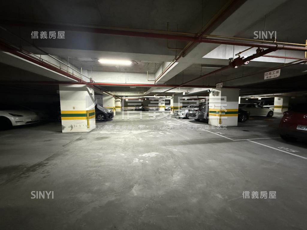 國鼎廣場近港墘站坡平車位房屋室內格局與周邊環境