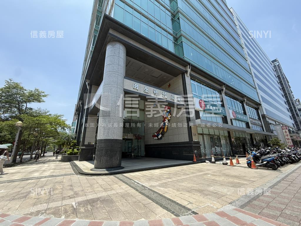 國鼎廣場近港墘站坡平車位房屋室內格局與周邊環境