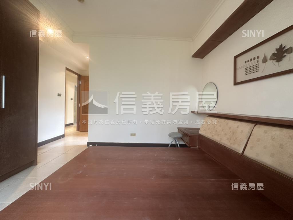 遠百巧筑三房車位房屋室內格局與周邊環境