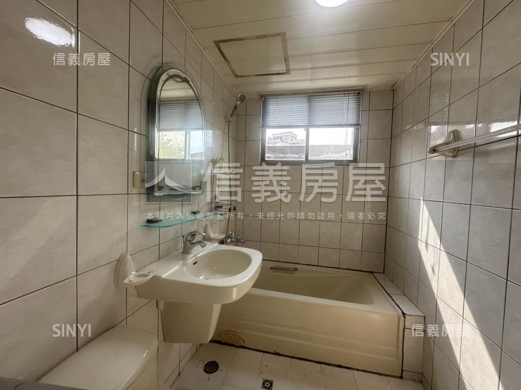 遠百巧筑三房車位房屋室內格局與周邊環境