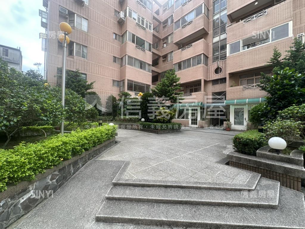 遠百巧筑三房車位房屋室內格局與周邊環境