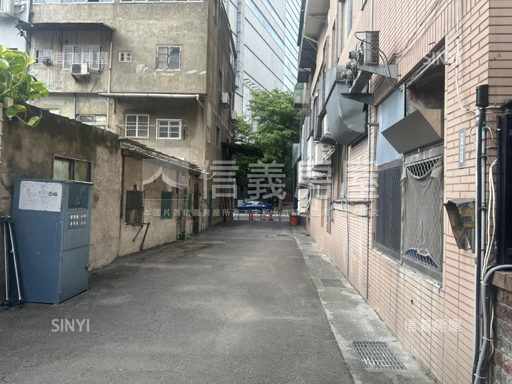 遠百巧筑三房車位房屋室內格局與周邊環境