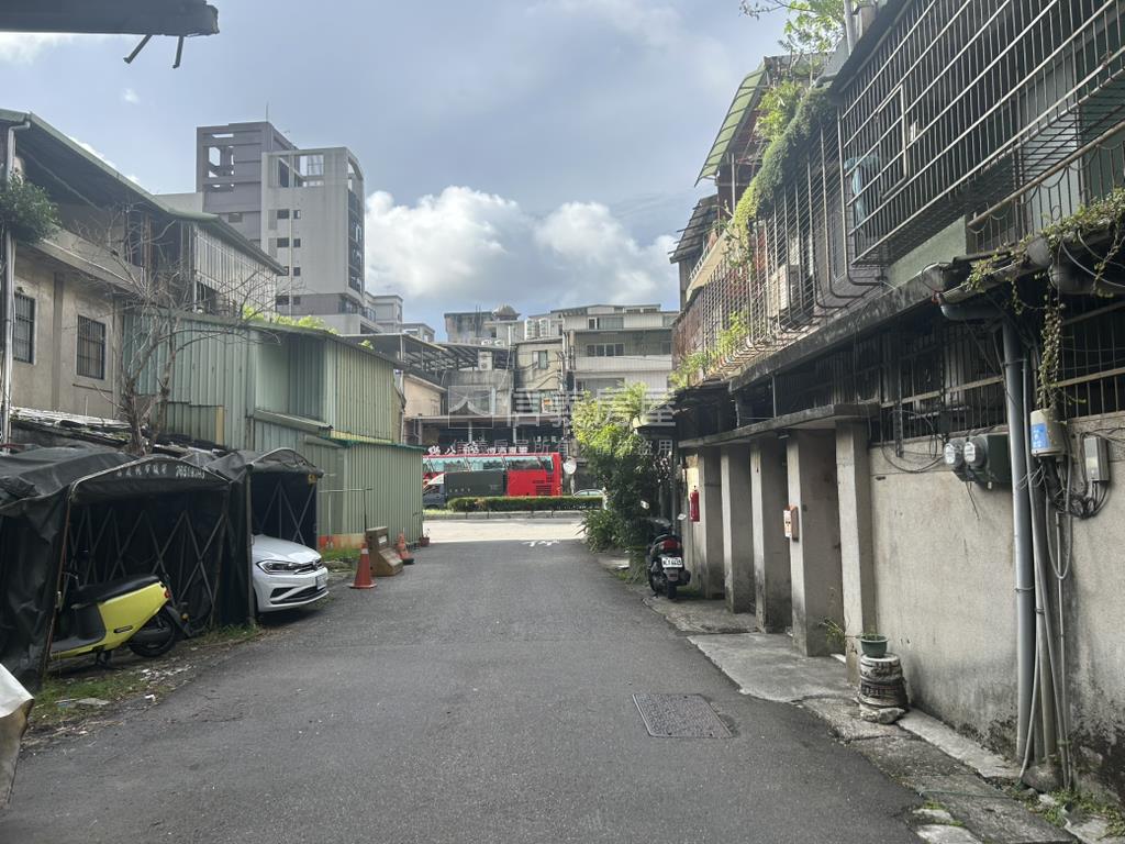 都更整合中收租透天房屋室內格局與周邊環境