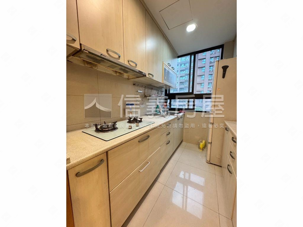 關渡水京質感裝潢大兩房房屋室內格局與周邊環境