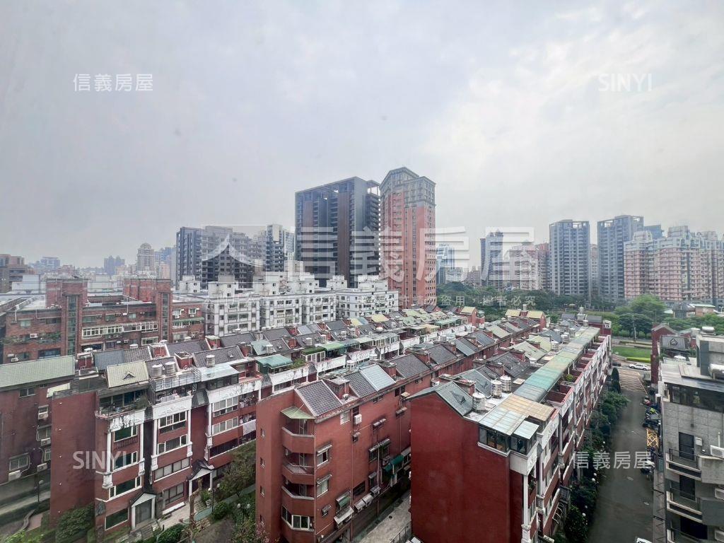 巴黎伯爵景觀高樓3房車位房屋室內格局與周邊環境