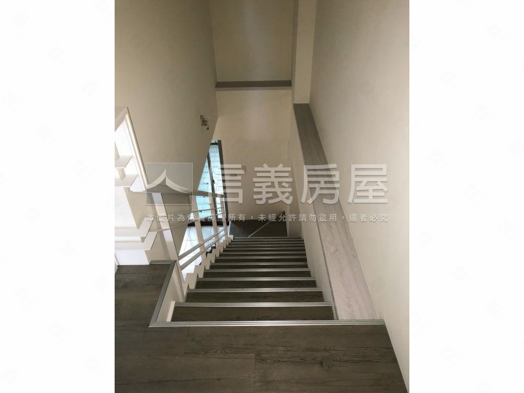 安平面公園景觀樓中樓房屋室內格局與周邊環境