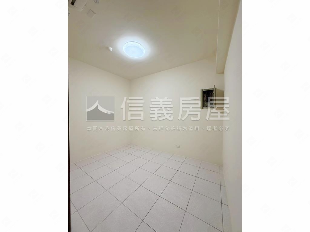 武陵世家美四房平車房屋室內格局與周邊環境