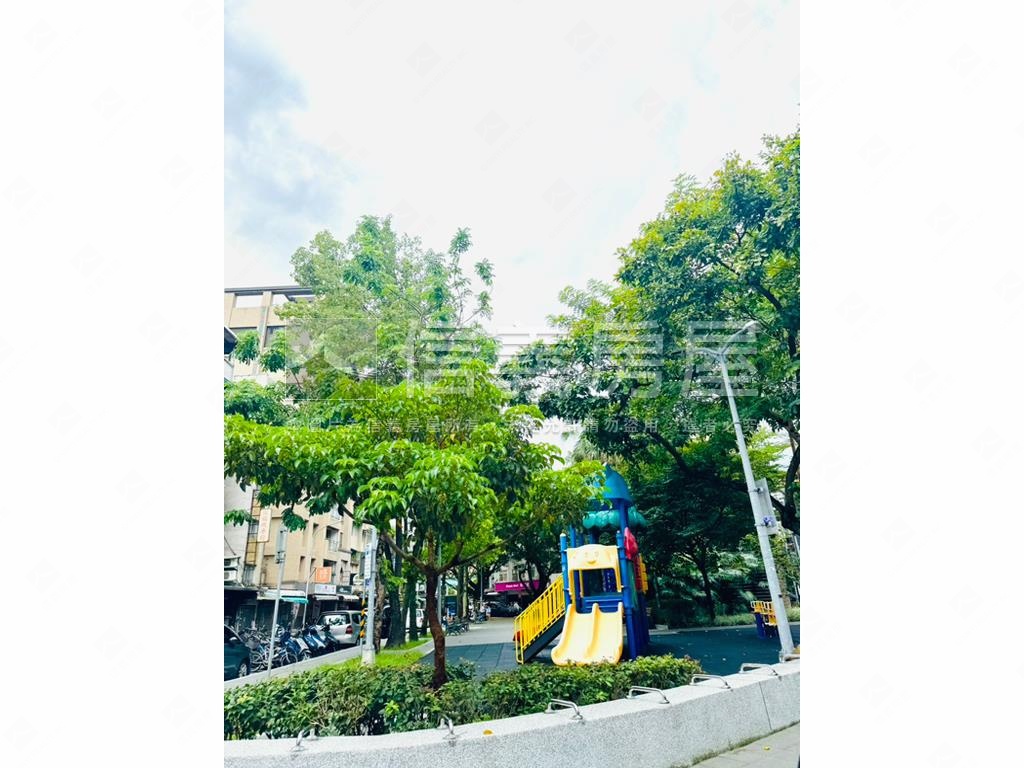 黃金三樓★近捷運公園兩房房屋室內格局與周邊環境