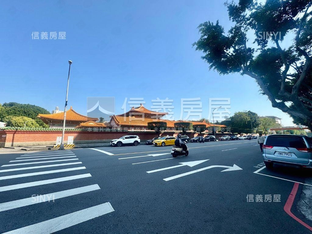 近中國醫一中商圈角間金店房屋室內格局與周邊環境