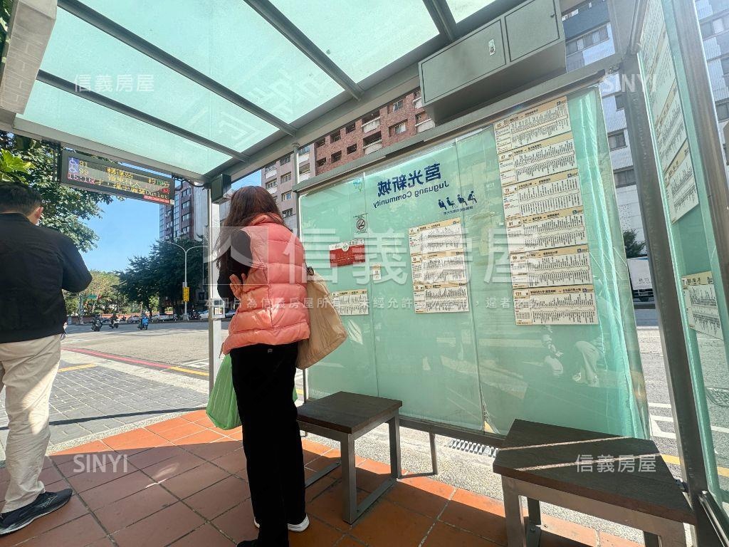 近中國醫一中商圈角間金店房屋室內格局與周邊環境