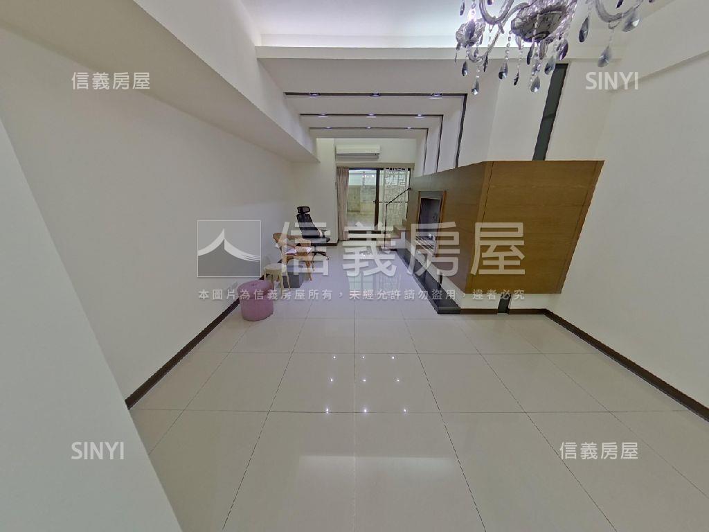 頂溪捷運新時代挑高一樓房屋室內格局與周邊環境