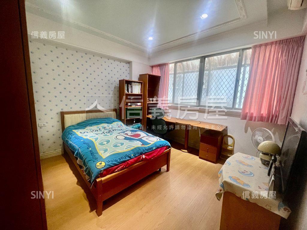 可看－甲山林豪華車位別墅房屋室內格局與周邊環境