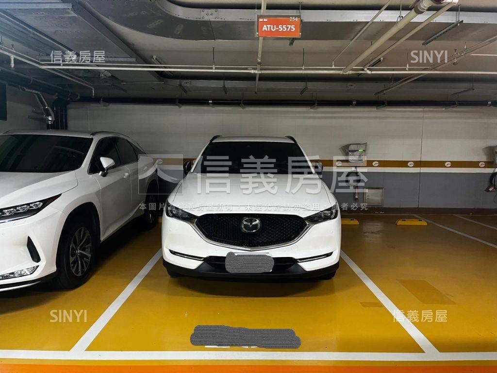 遠雄新宿２房車位房屋室內格局與周邊環境