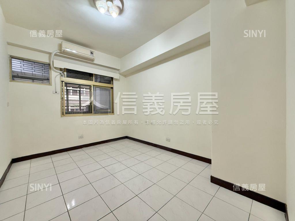 東方山莊優質三房平面車位房屋室內格局與周邊環境