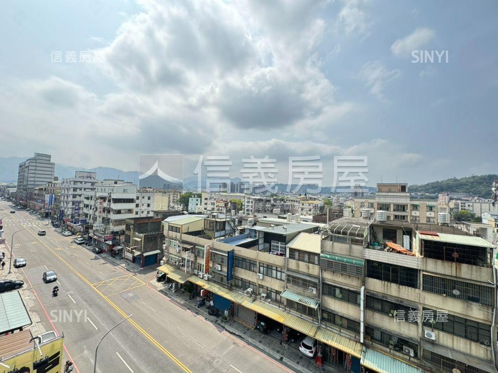 竹東大面寬臨路角間大透店房屋室內格局與周邊環境