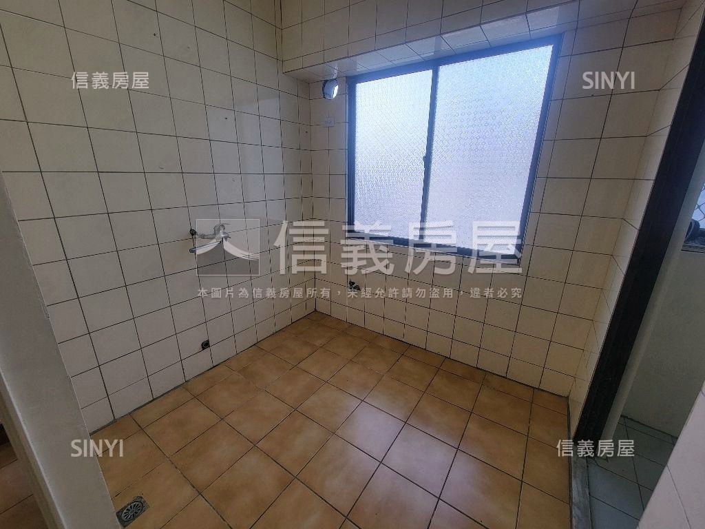 樹孝商圈✦低總價三房平車房屋室內格局與周邊環境