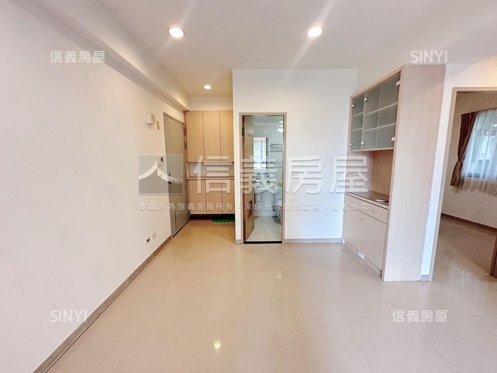 上越雅築兩房車位房屋室內格局與周邊環境