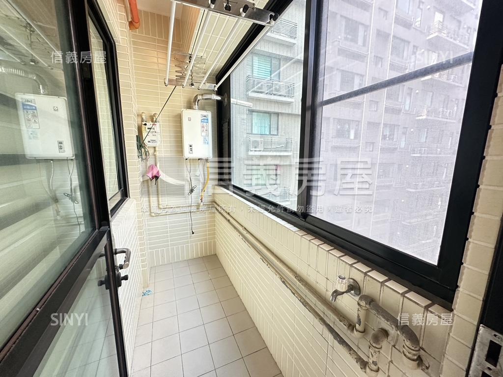上越雅築兩房車位房屋室內格局與周邊環境