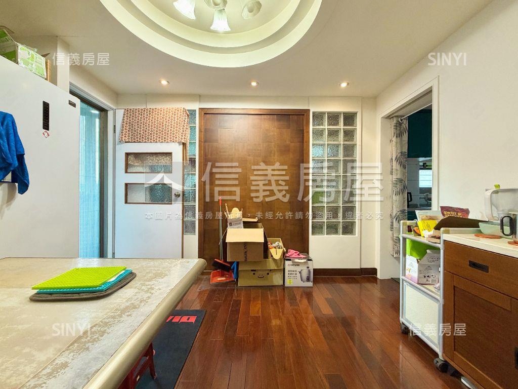 薇閣｜捷運獨戶三房大陽台房屋室內格局與周邊環境