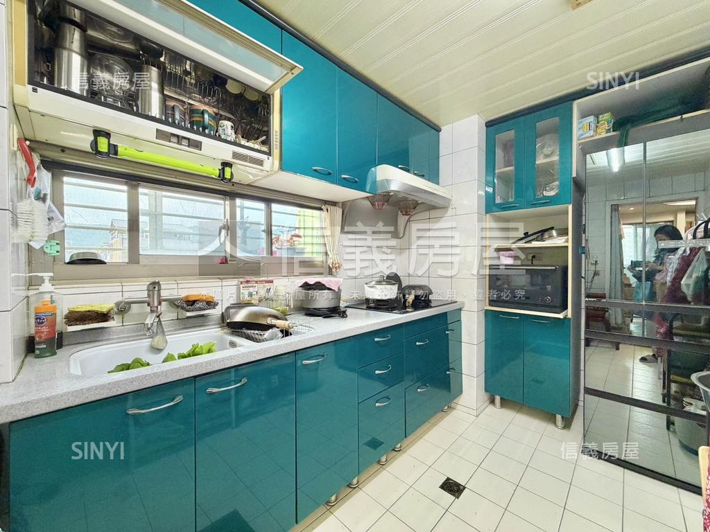 薇閣｜捷運獨戶三房大陽台房屋室內格局與周邊環境