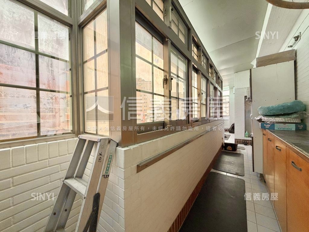 薇閣｜捷運獨戶三房大陽台房屋室內格局與周邊環境