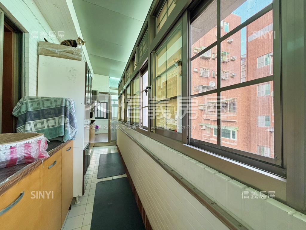 薇閣｜捷運獨戶三房大陽台房屋室內格局與周邊環境