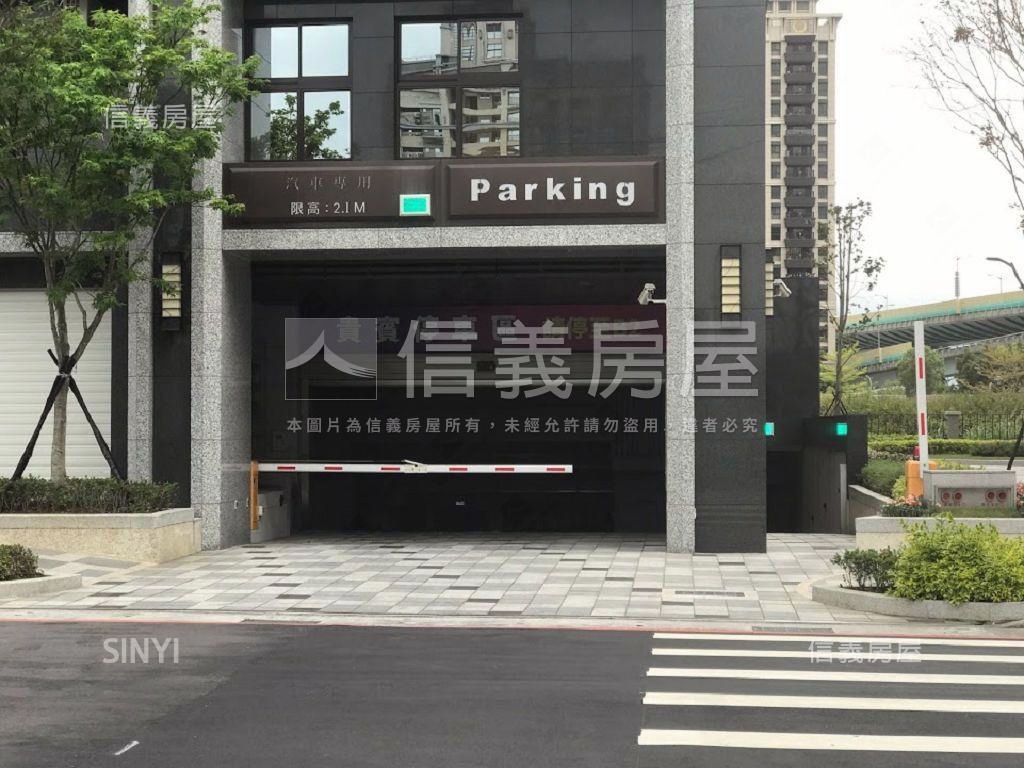 世界馥兩房車位房屋室內格局與周邊環境