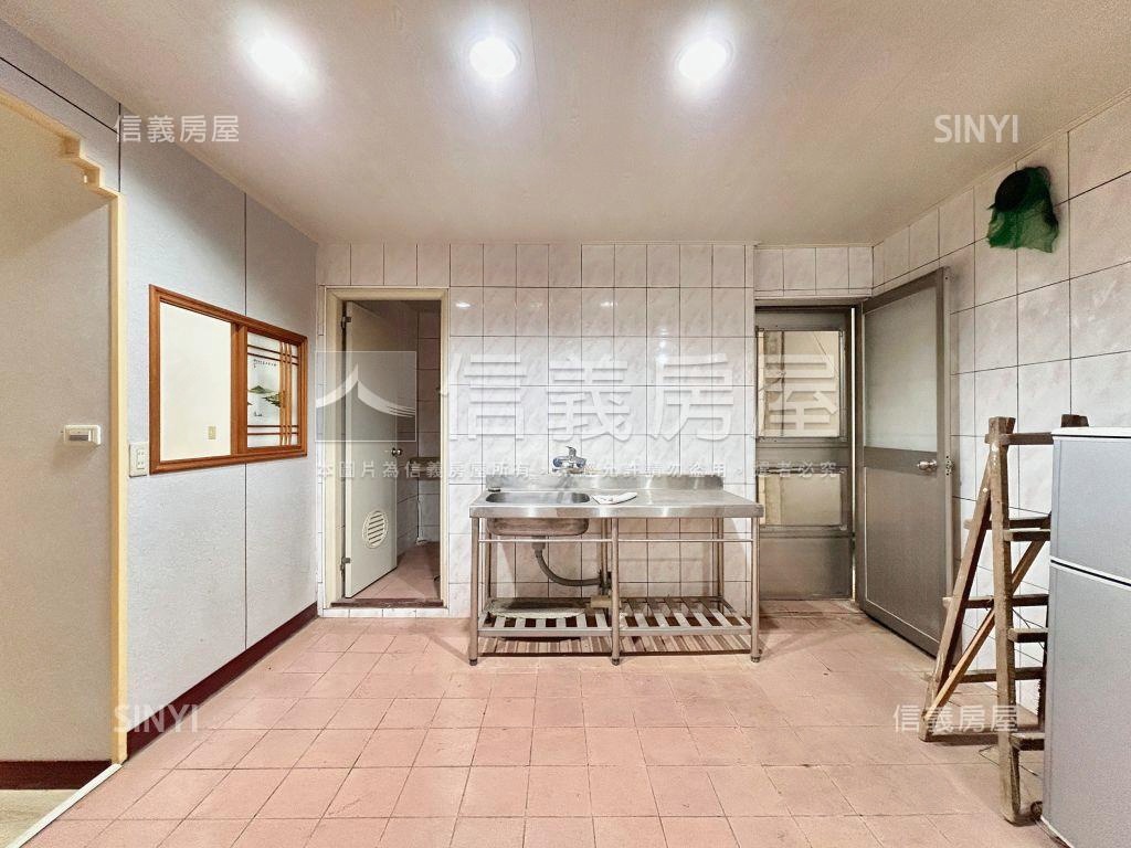 成泰路一段公寓三樓房屋室內格局與周邊環境