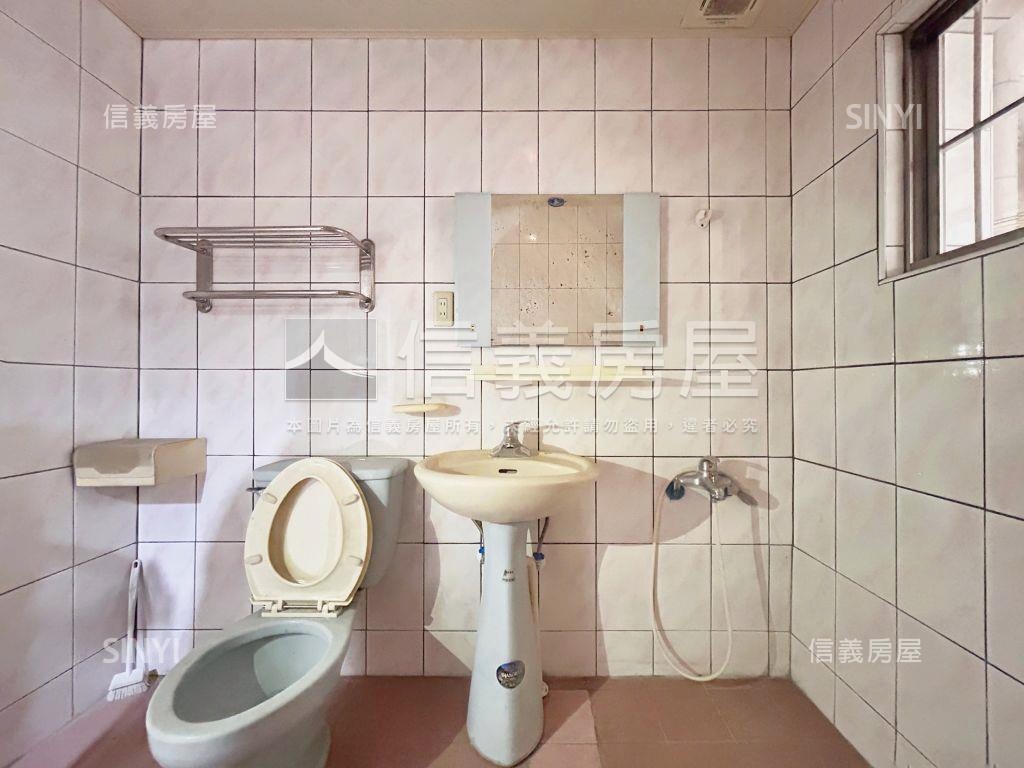 成泰路一段公寓三樓房屋室內格局與周邊環境