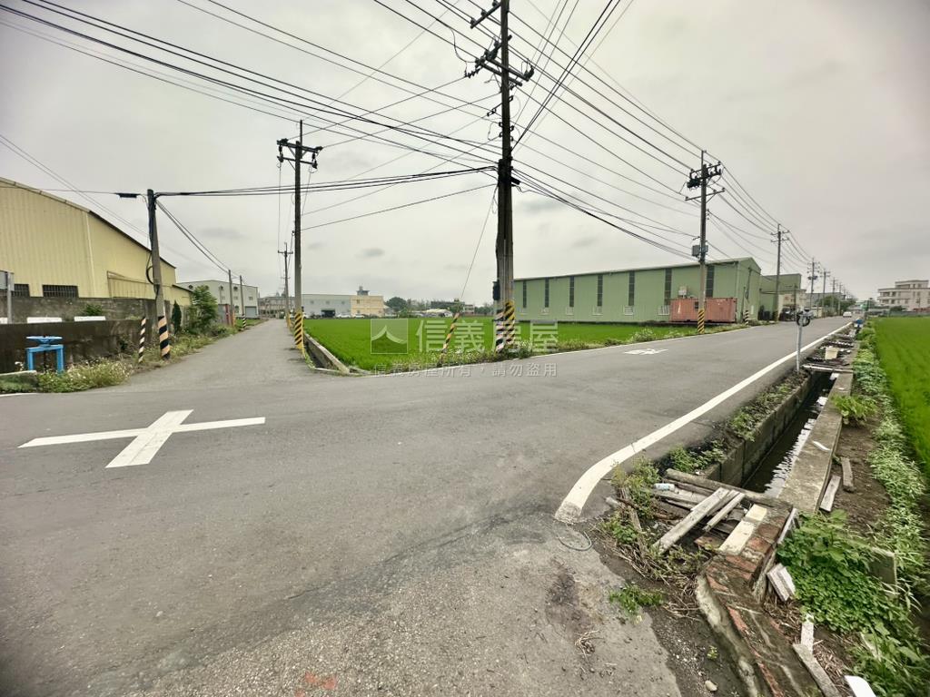 和美８８０坪臨路方正農地房屋室內格局與周邊環境