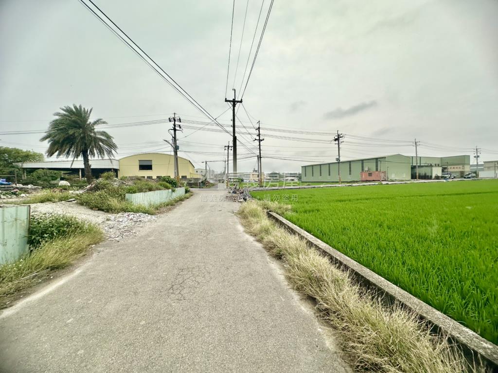 和美８８０坪臨路方正農地房屋室內格局與周邊環境