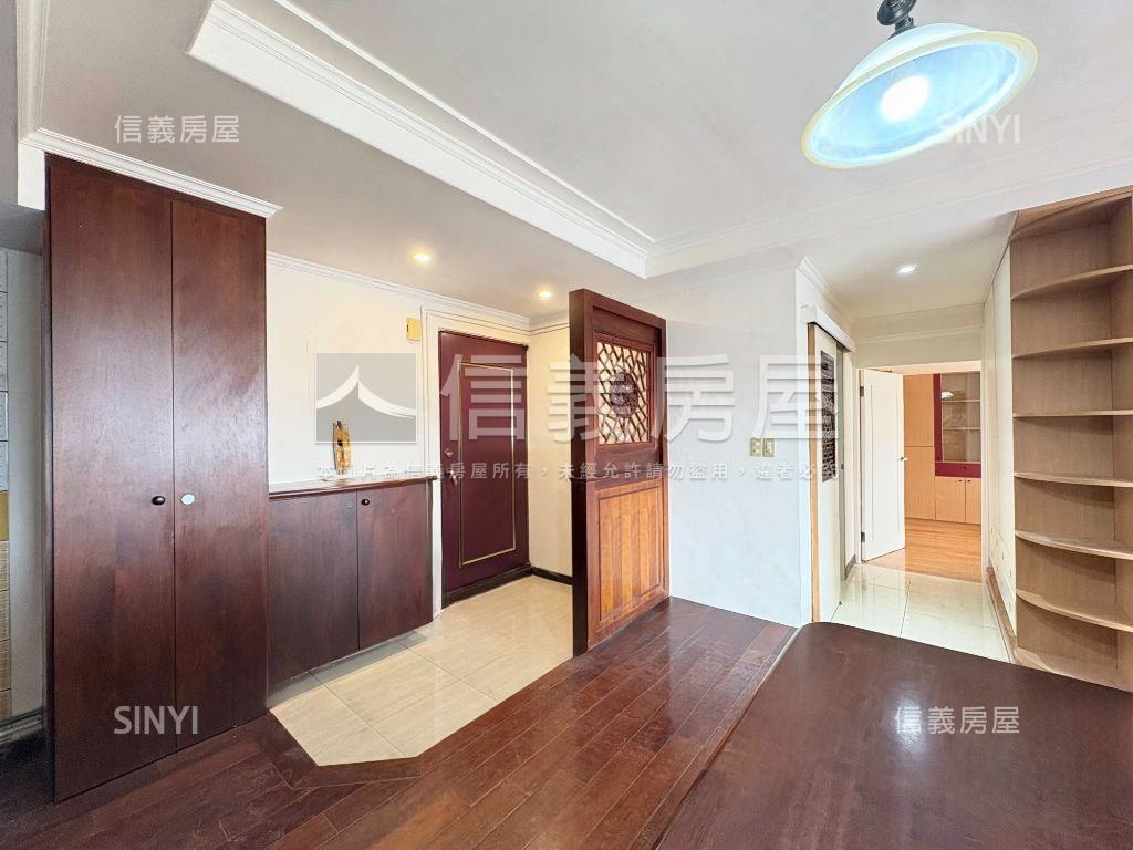 高樓朝南電梯景觀美屋房屋室內格局與周邊環境