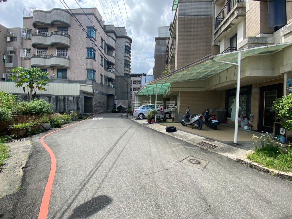 東區震後朝南美透天房屋室內格局與周邊環境
