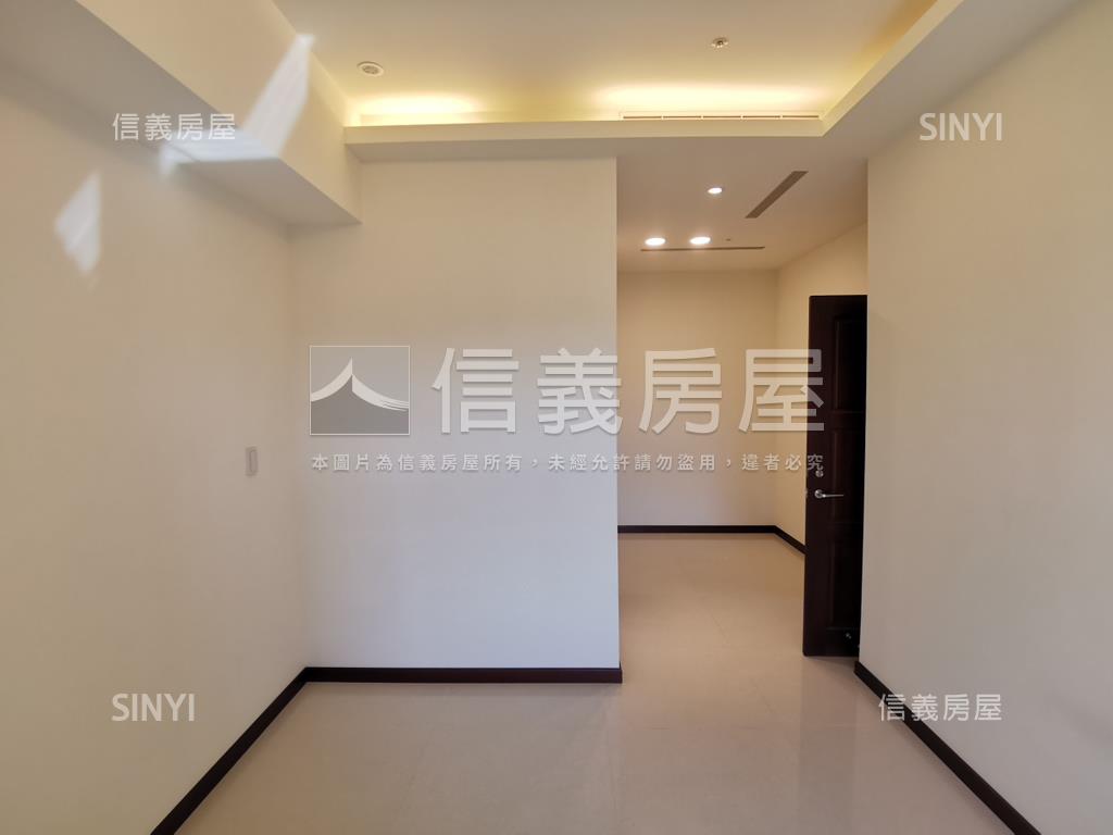 阿曼ＴＩＴ帆船大樓１０樓房屋室內格局與周邊環境