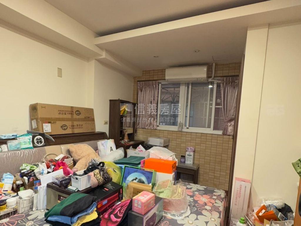 近萬家福大兩房兩衛車位房屋室內格局與周邊環境